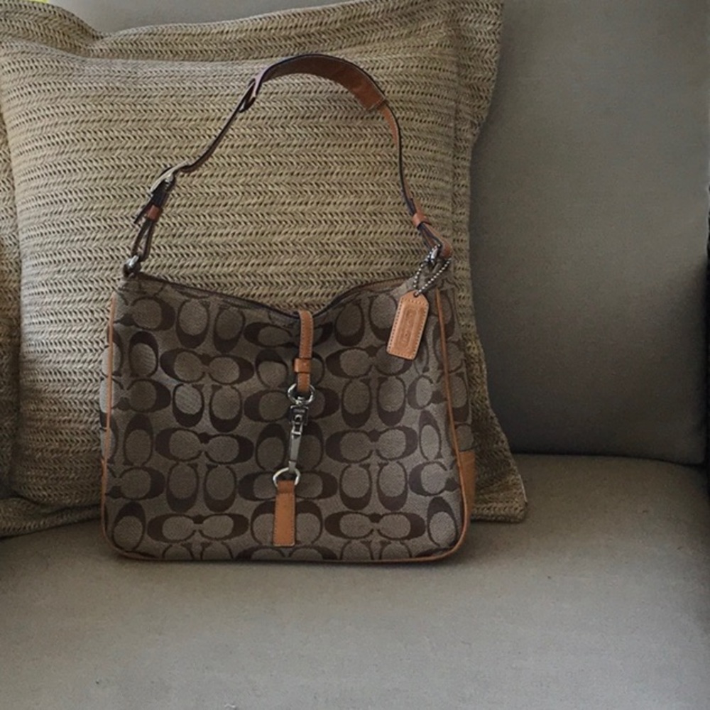 SMALL COACH HANDBAG 👛👜👝